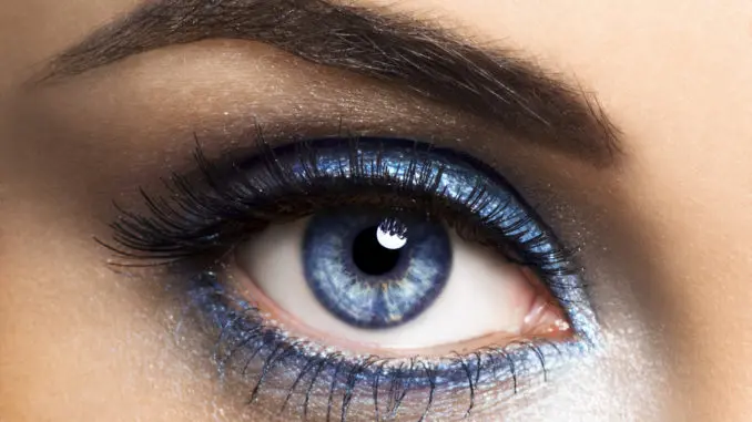 Maquilla tus ojos azules
